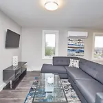 Clifton Hill Hideaway 2A - Two Bedroom Condo